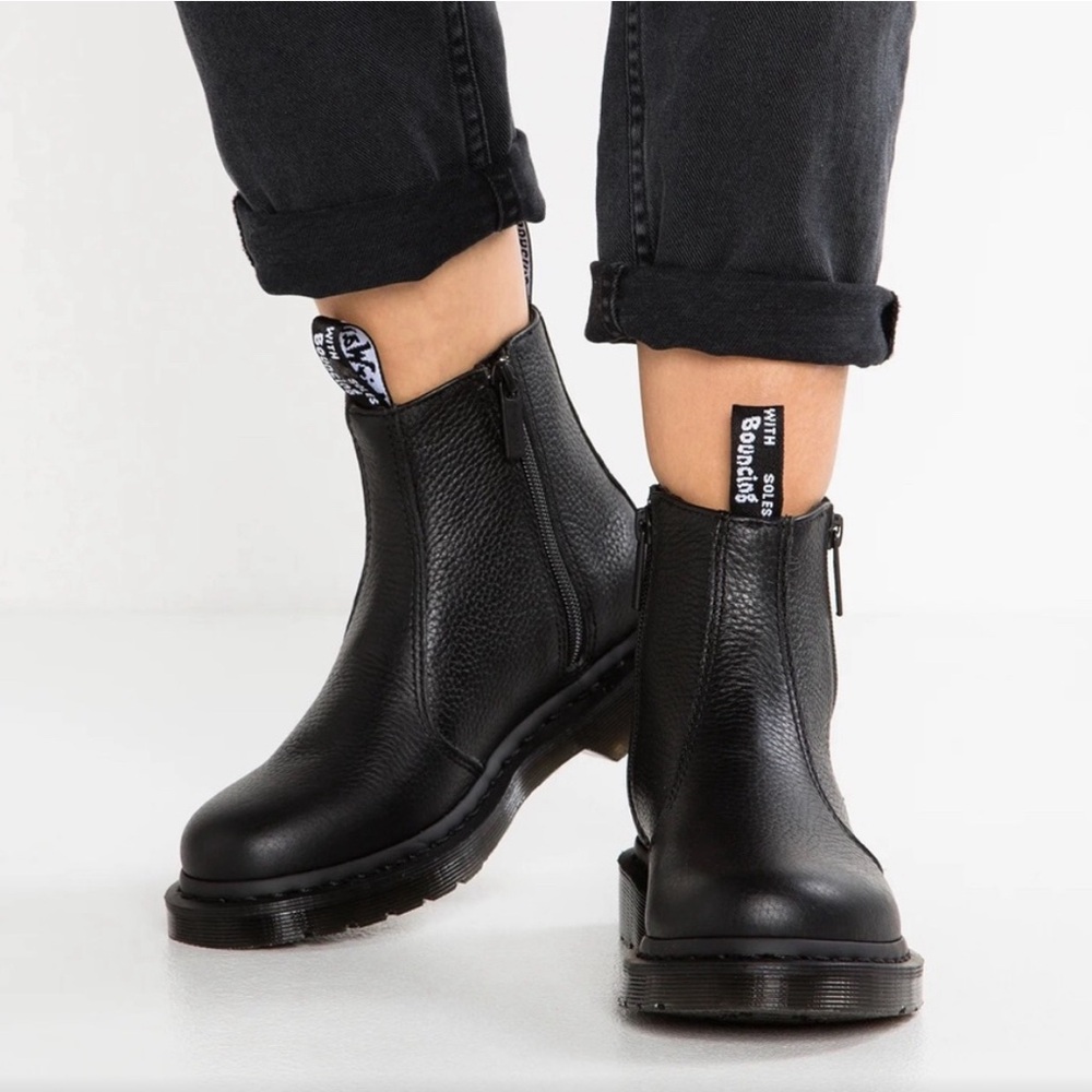 Dr. Martens 2976 W/ZIPS, Air Wair CHELSEA BOOT -